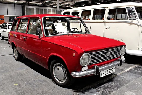 SEAT 124 Familiar — 7
