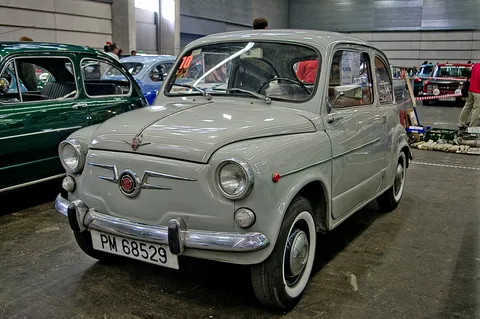 SEAT 600 D — 4