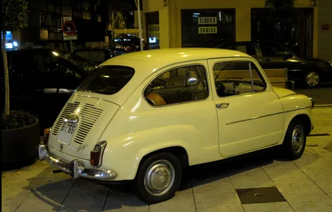 SEAT 600 E — 6