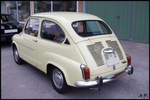 SEAT 600 L — 2