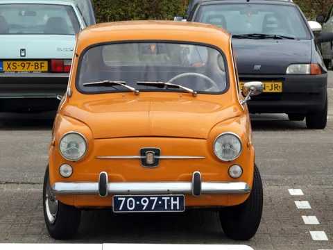 SEAT 600 L — 8