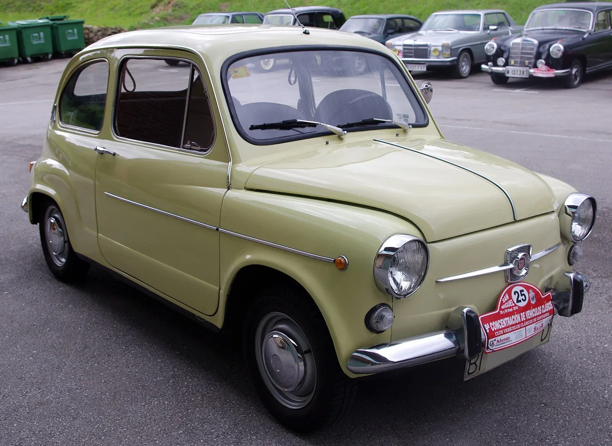 SEAT 600 L