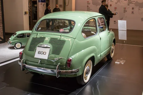 SEAT 600 N — 5