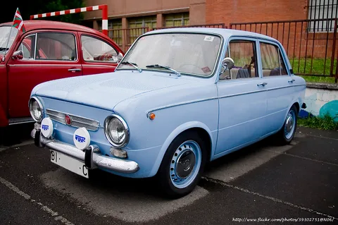 SEAT 850 4p — 7