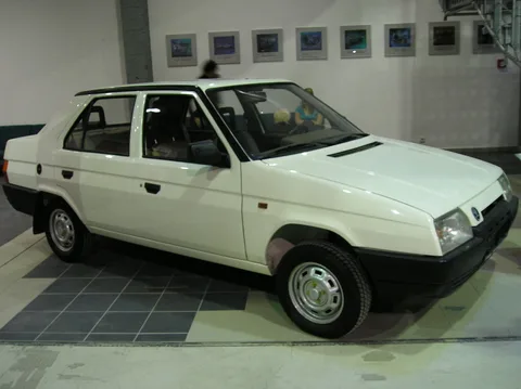 Škoda Favorit sedan