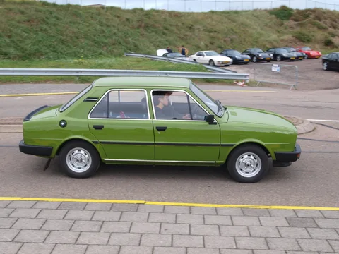 Škoda 120 GLS — 4