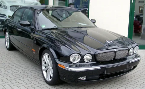 Jaguar XJR (X350)