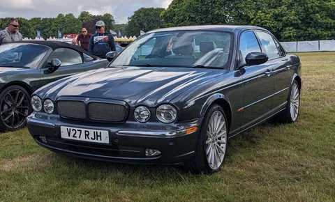 Jaguar XJR (X350) — 2