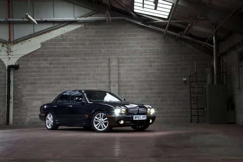 Jaguar XJR (X350) — 5