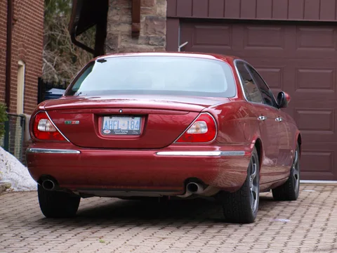 Jaguar XJR (X350) — 8
