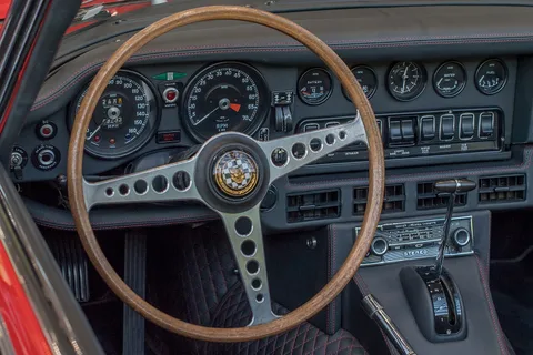 Jaguar E-Type Roadster — 4