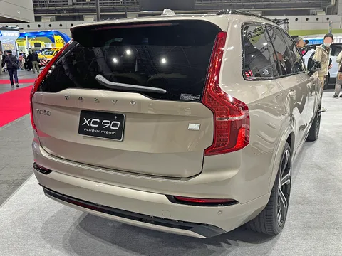 Volvo XC90 II Plug-in Hybrid — 6