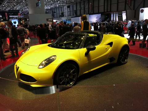 Alfa Romeo 4C Spider — 7