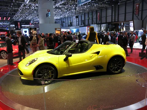 Alfa Romeo 4C Spider — 8