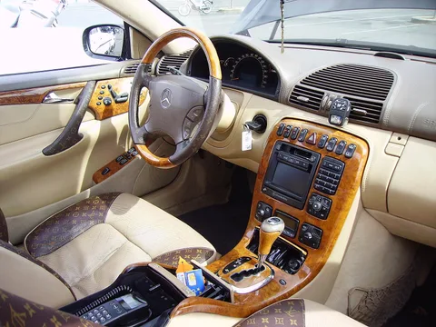 Mercedes-Benz C215 AMG — 2