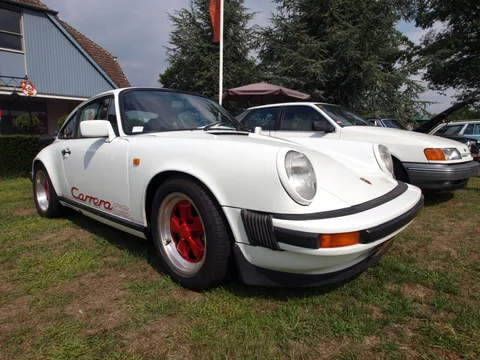 Porsche 911 G-series Carrera coupes