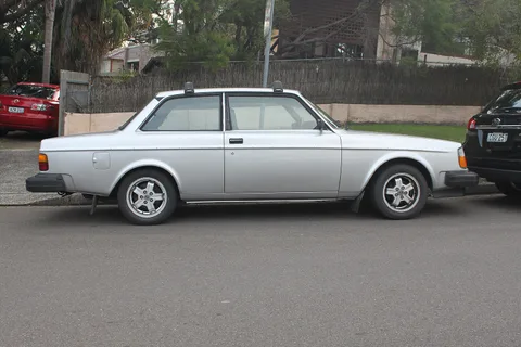 Volvo 242 GT — 7