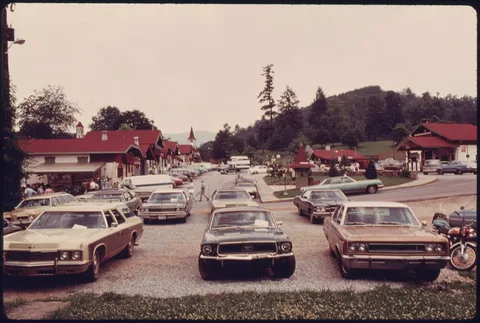 Chevrolet Kingswood Estate — 3