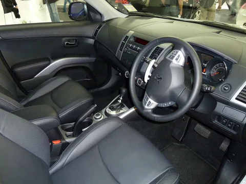 Peugeot 4007 — 3