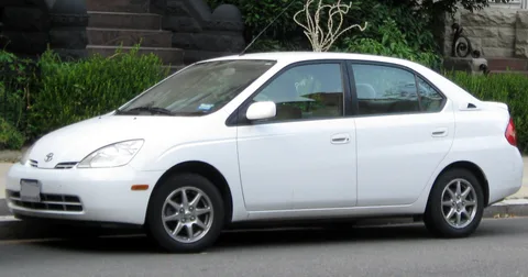Toyota Prius (XW11) — 3