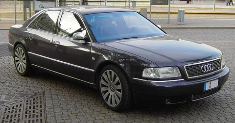Audi S8 D2