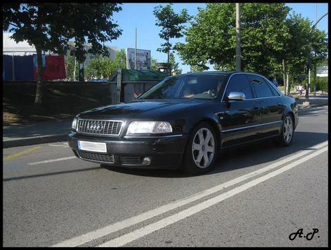 Audi S8 D2 — 7