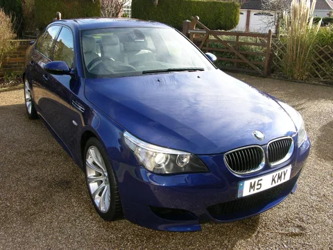 BMW M5 (E60)