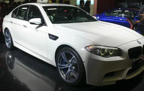 BMW M5 (F10) — 7