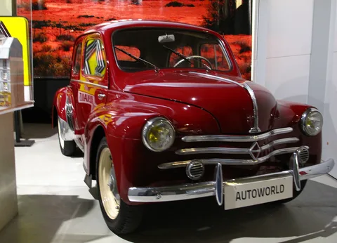 Renault 4CV — 8