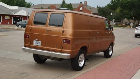 Dodge Tradesman — 5