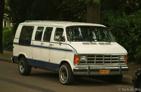 Dodge Tradesman — 8