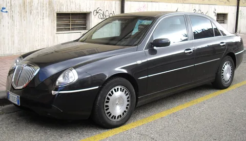 Lancia Thesis — 5