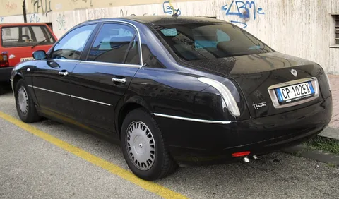 Lancia Thesis — 6