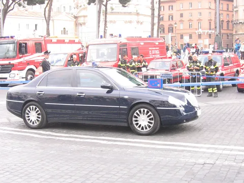 Lancia Thesis — 8