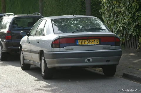 Renault Safrane — 4