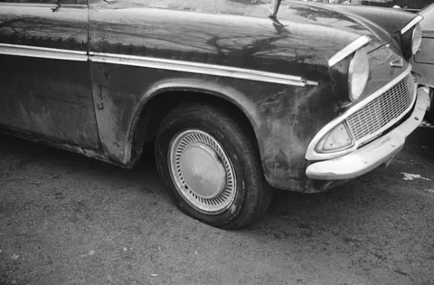 Ford Anglia 105E — 3