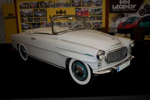Škoda 450 — 2