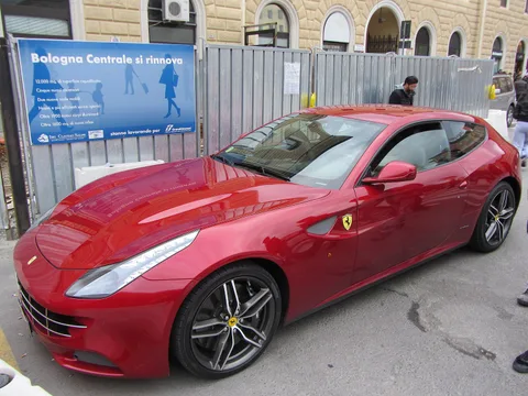 Ferrari FF — 8