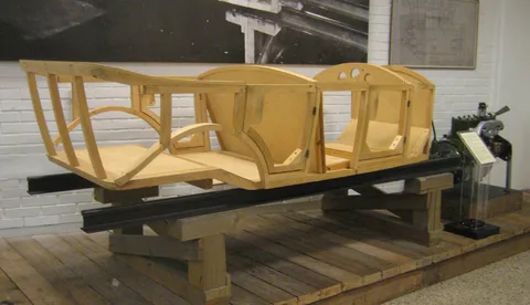 Volvo ÖV 4 — 6