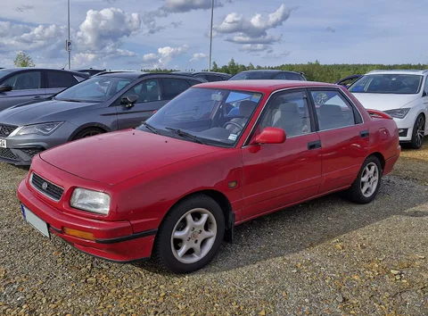 Daihatsu Applause — 6