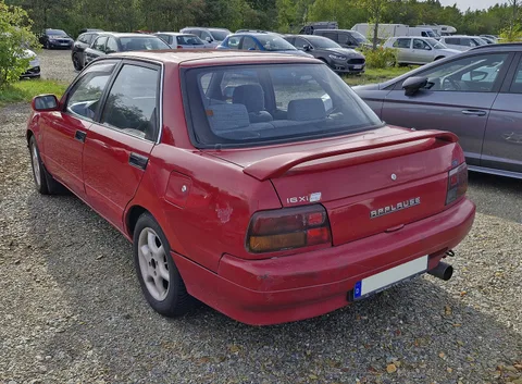 Daihatsu Applause — 7