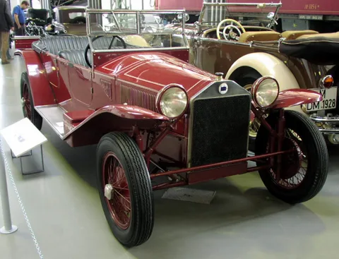Lancia Lambda — 3