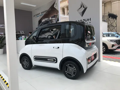 Baojun E300 — 3