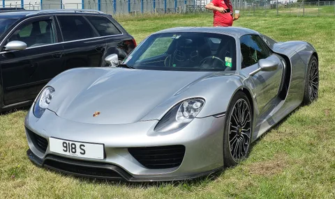 Porsche 918 Spyder — 2