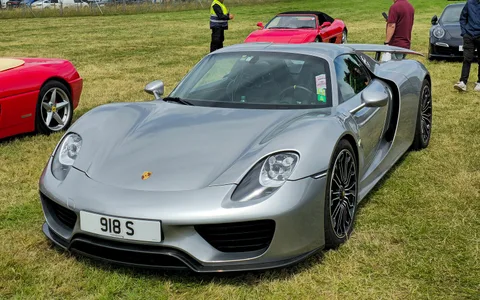 Porsche 918 Spyder — 7