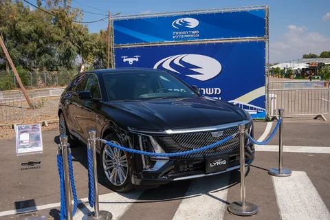 Cadillac Lyriq — 4