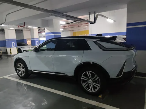 Cadillac Lyriq — 7