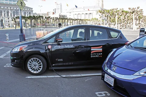 Ford C-Max Energi — 8