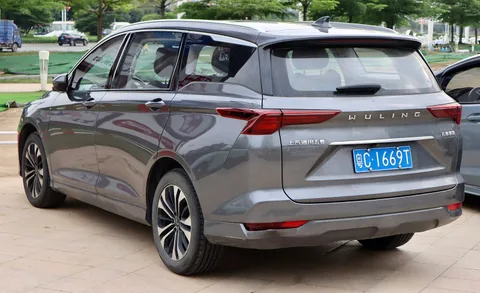 Wuling Victory — 4