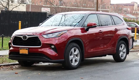 Toyota Highlander (XU70) — 4